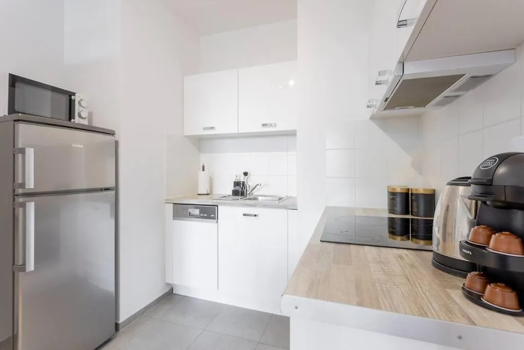 Apartment Urban Chic - Warsaw Stays - Rondo Onz - City Center - Pereca