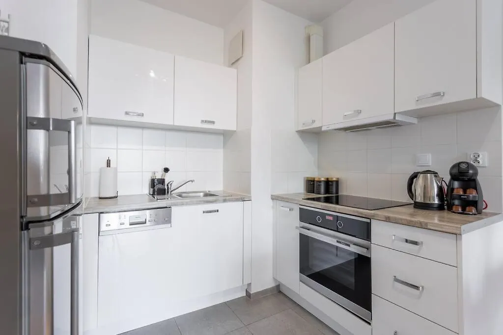 Apartment Urban Chic - Warsaw Stays - Rondo Onz - City Center - Pereca Poland