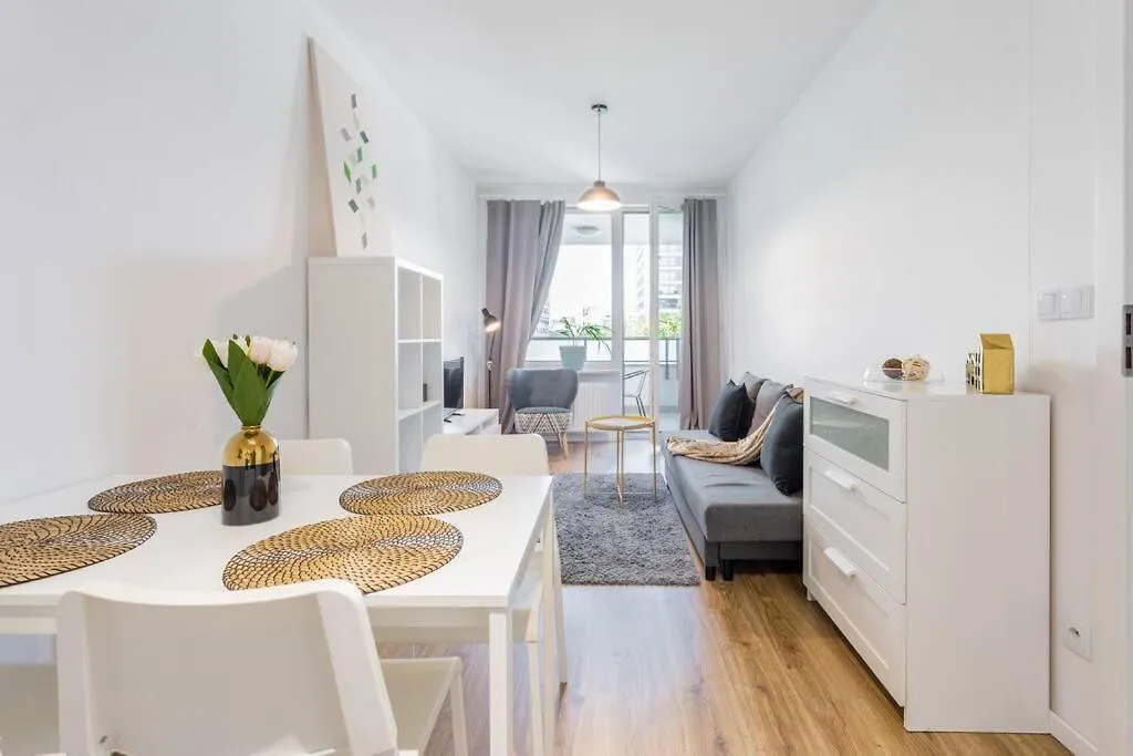 Urban Chic - Warsaw Stays - Rondo Onz - City Center - Pereca