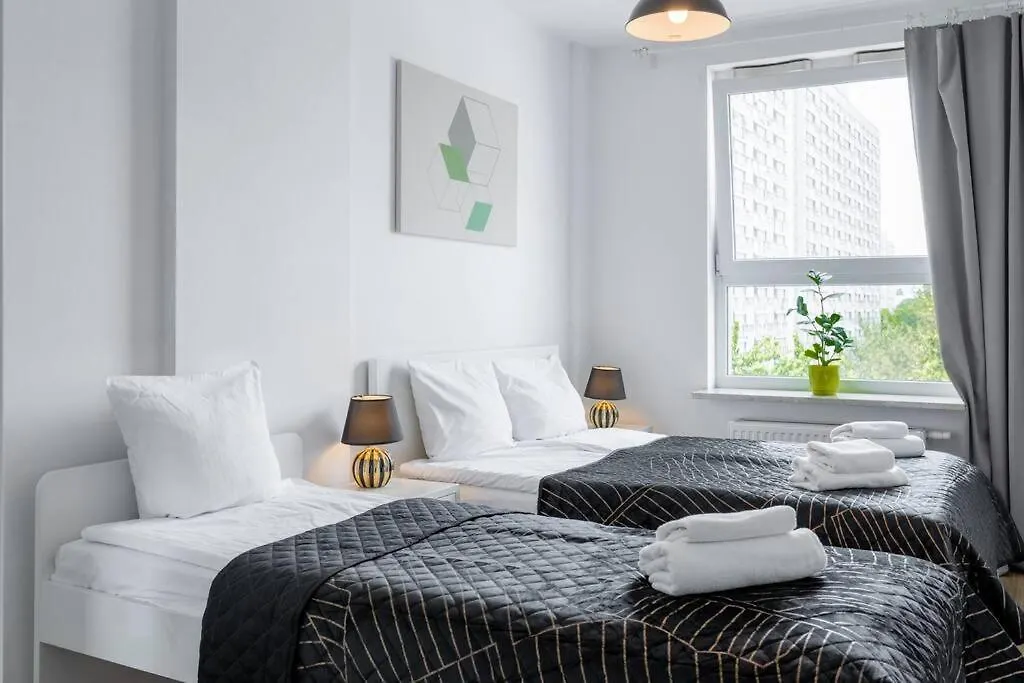 Urban Chic - Warsaw Stays - Rondo Onz - City Center - Pereca